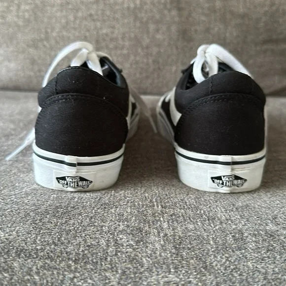 Women’s Vans Ward women’s shoes. Size 6.5 - Picture 12 of 15